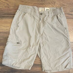 RedHead Men's Cargo Shorts in Light Khaki